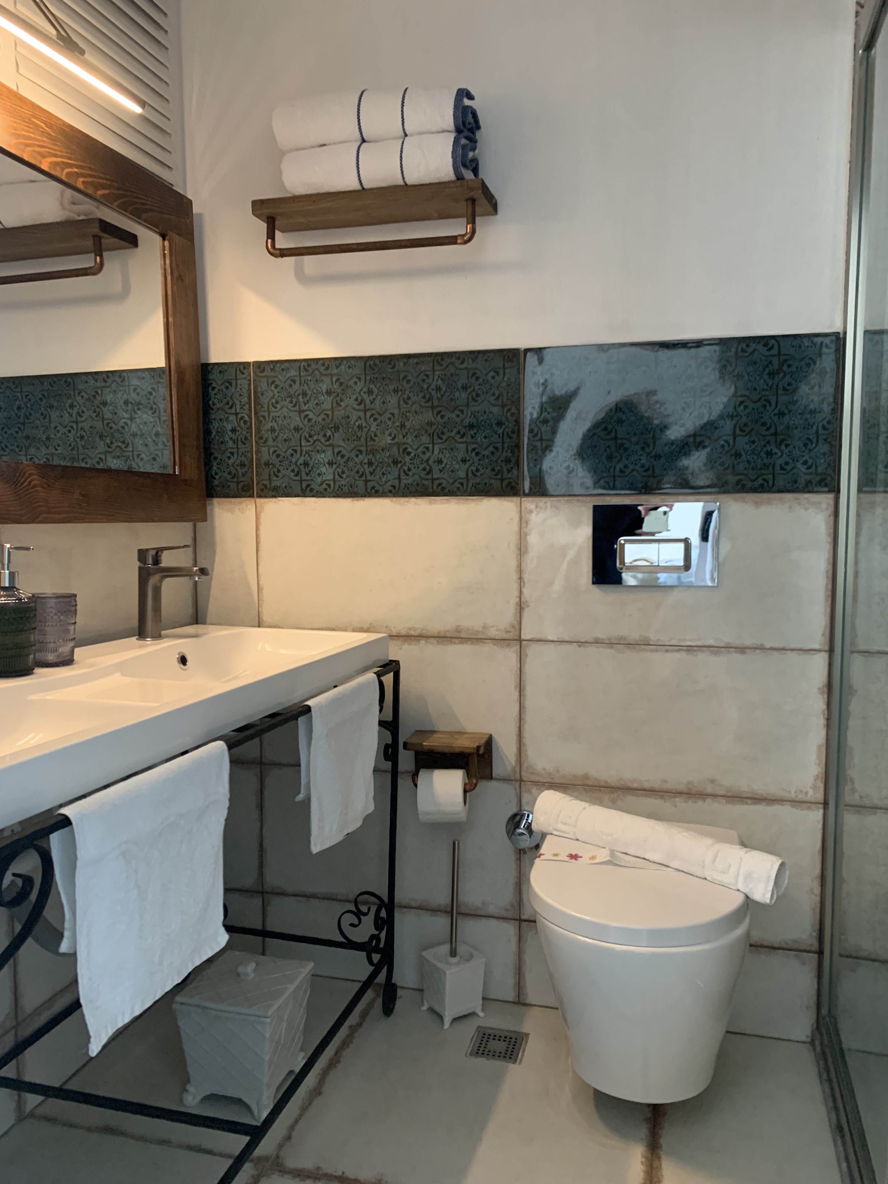 Deluxe room of Arden's House